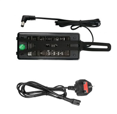 محول شاحن مع سلك كهرباء