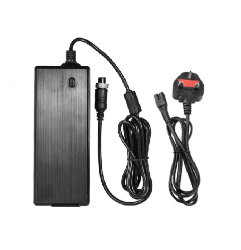 محول مع سلك كهرباء